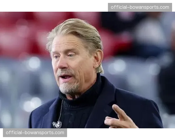 舒梅切尔建言英超裁判需收紧尺度 担忧联赛过度依赖定位球 舒梅切尔建言英超裁判需收紧尺度 担忧联赛过度依赖定位球