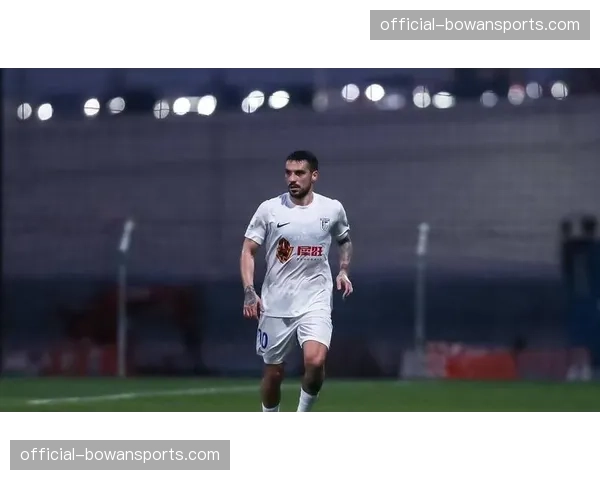 大连英博定位球防守严密 斯坦丘调度精准保障反击质量